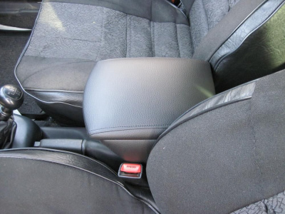 Подлокотник на Ford Escape I (2000-2004) - купить в СarBaza, характеристики Подлокотник на Ford Escape I (2000-2004) - CarBaza, характеристики