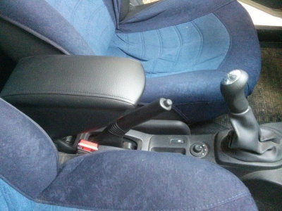Подлокотник на Renault Logan I (2004-2015) - CarBaza, характеристики