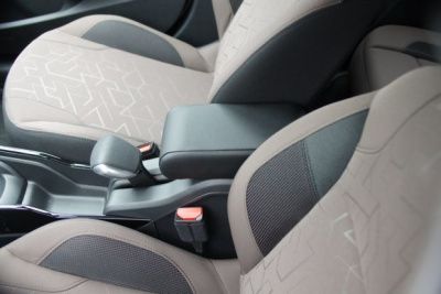 Подлокотник на Peugeot 2008 I (2014+) - CarBaza, характеристики