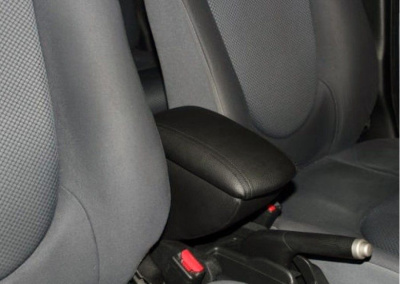 Подлокотник на Honda Fit I (2001-2008) - CarBaza, характеристики