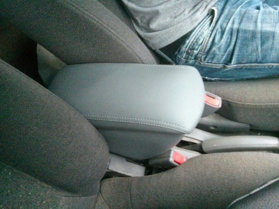 Подлокотник на Hyundai Accent II (1999-2005) - CarBaza, характеристики