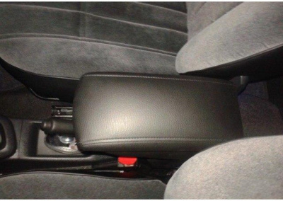 Подлокотник на Renault Logan II (2012+) - CarBaza, характеристики